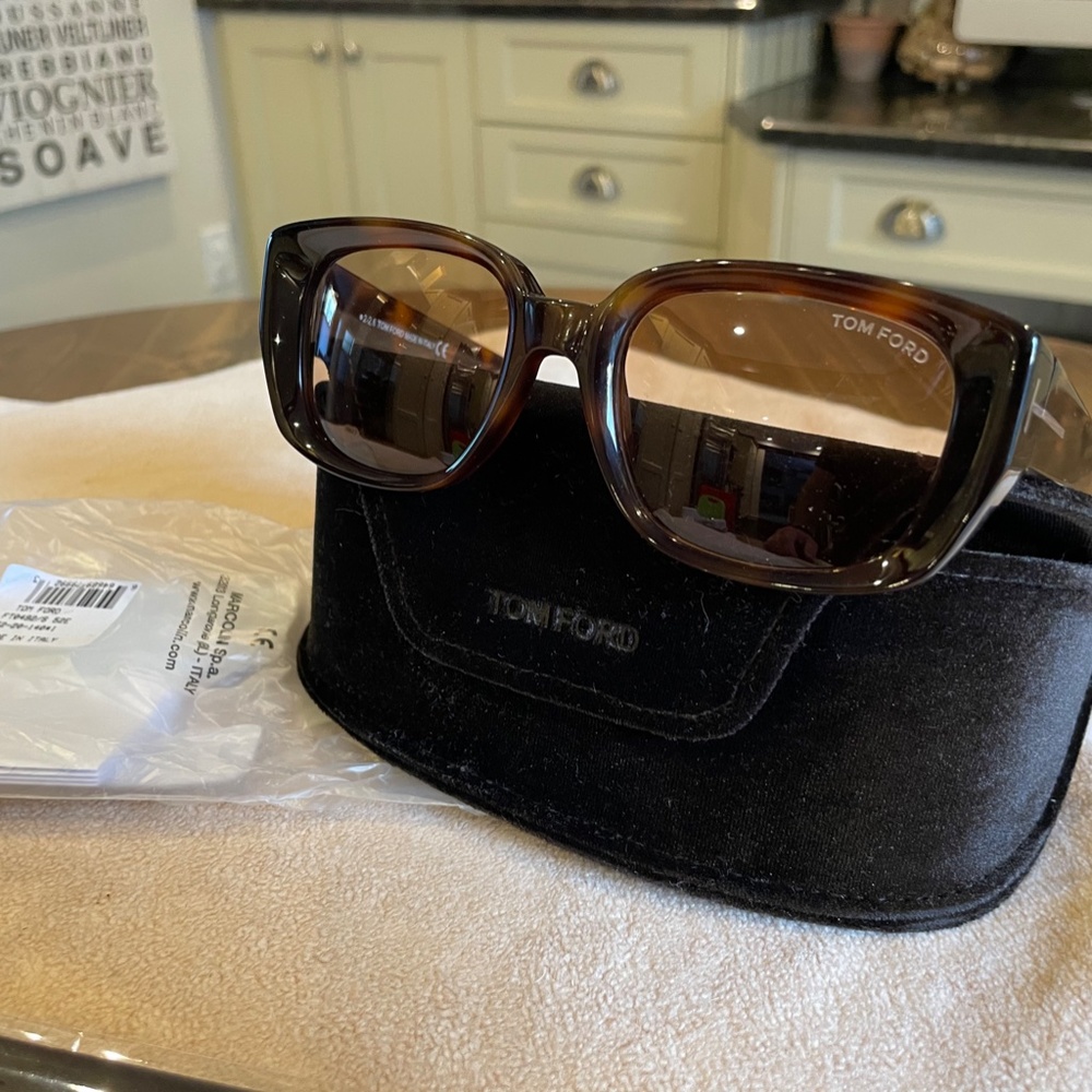 Tom Ford Raphael Sunglasses - Picture 2 of 8